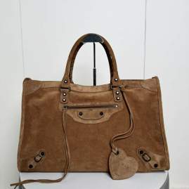 Picture of Balenciaga Handbags _SKUfw220372902fw